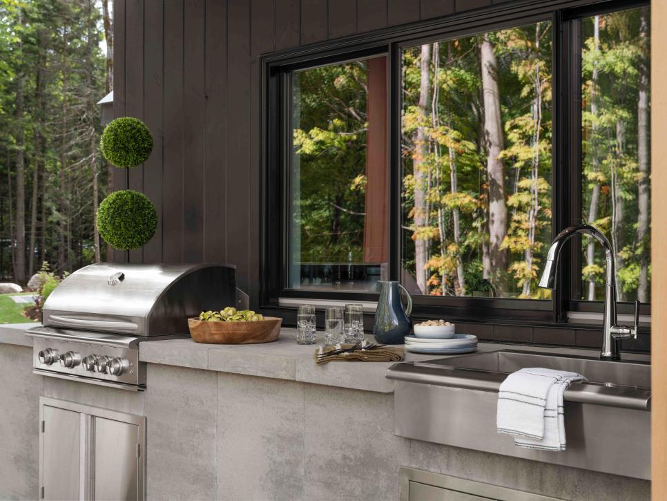 Outdoor Kitchen